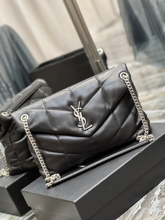 YSL577475LL081