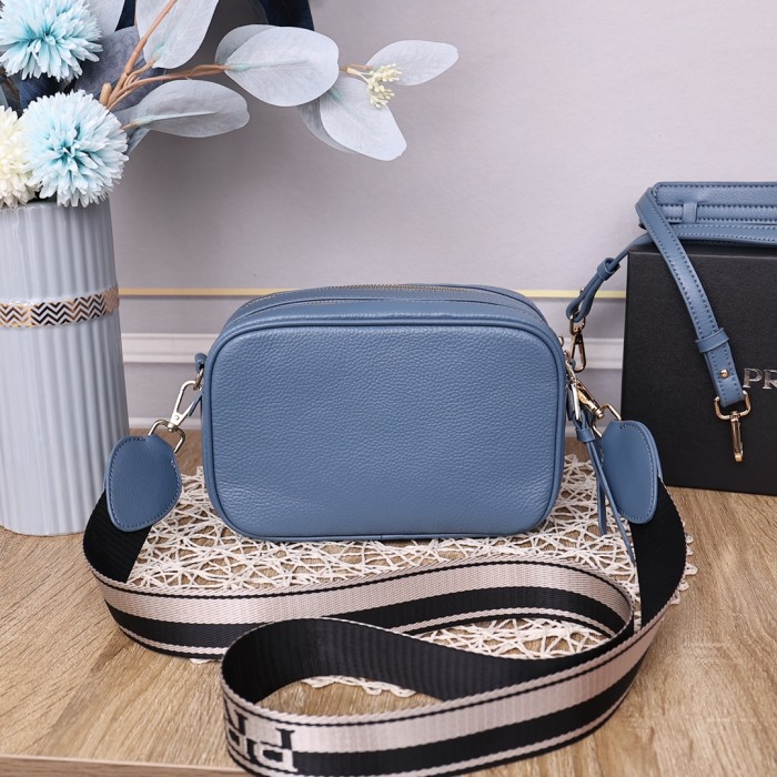 Prada0838 22PJ061