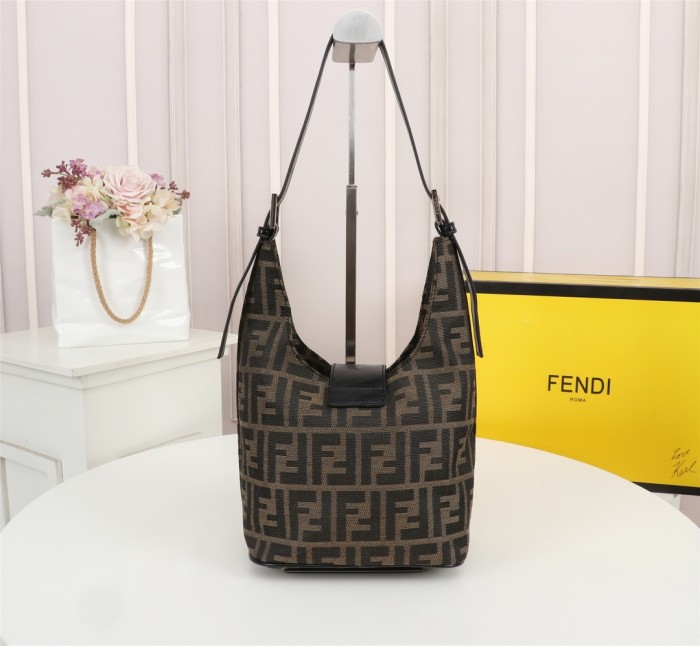 Fendi165JQE061
