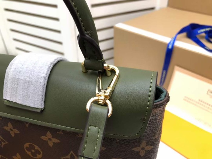 Louis Vuitton LOCKY BB M44080