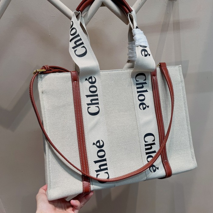 Chloe002LM501