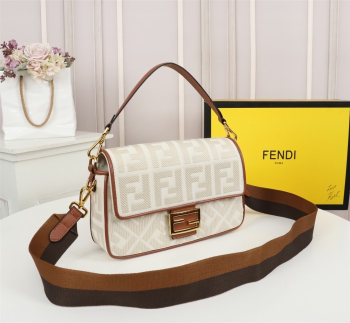 FendiF337JQE022