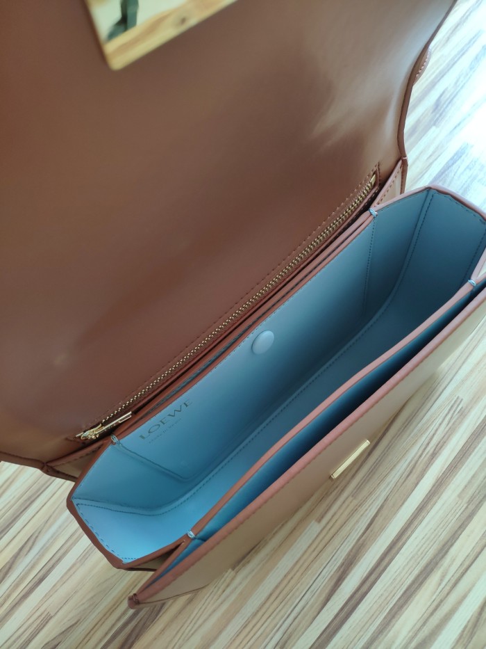 Loewe001 22PJ012 022