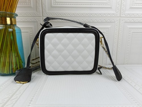 chanel229largePYD022