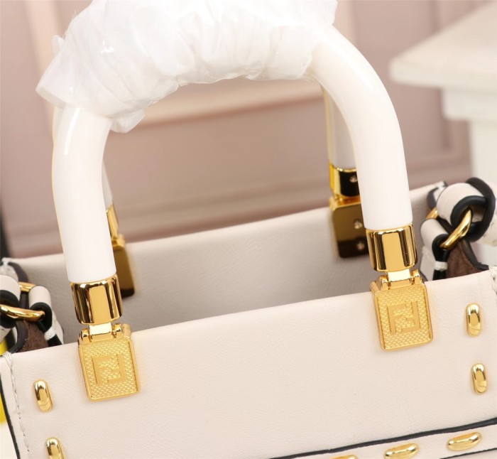 Fendi8628JQE551