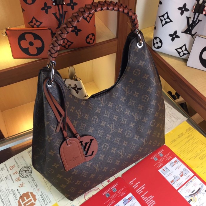 Louis Vuitton CARMEL
