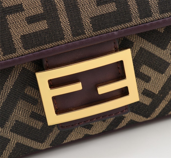 Fendi010JQE081