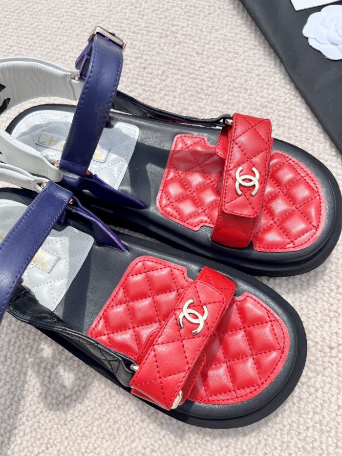 Chanel 糖果色凉鞋052