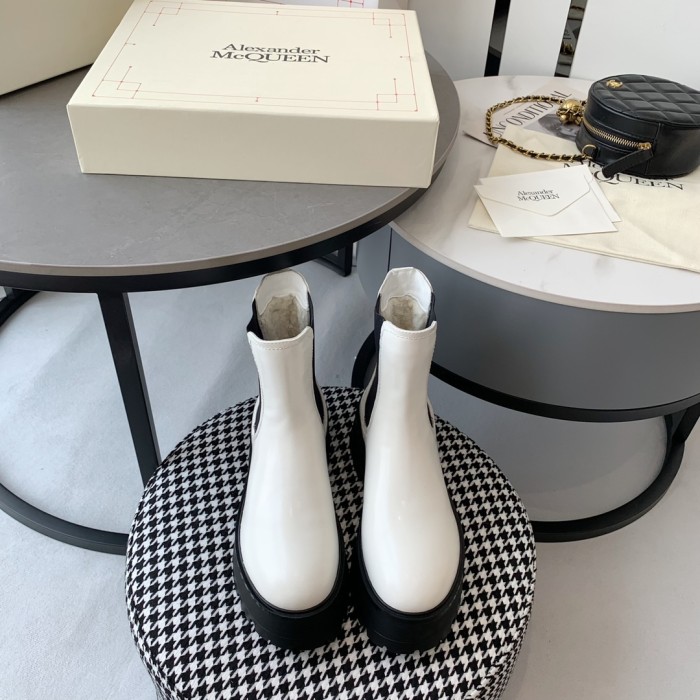 Alexander MCQueen shoes fluff inside high-top no shoelace 001