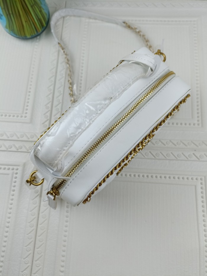 chanel228largePYD032