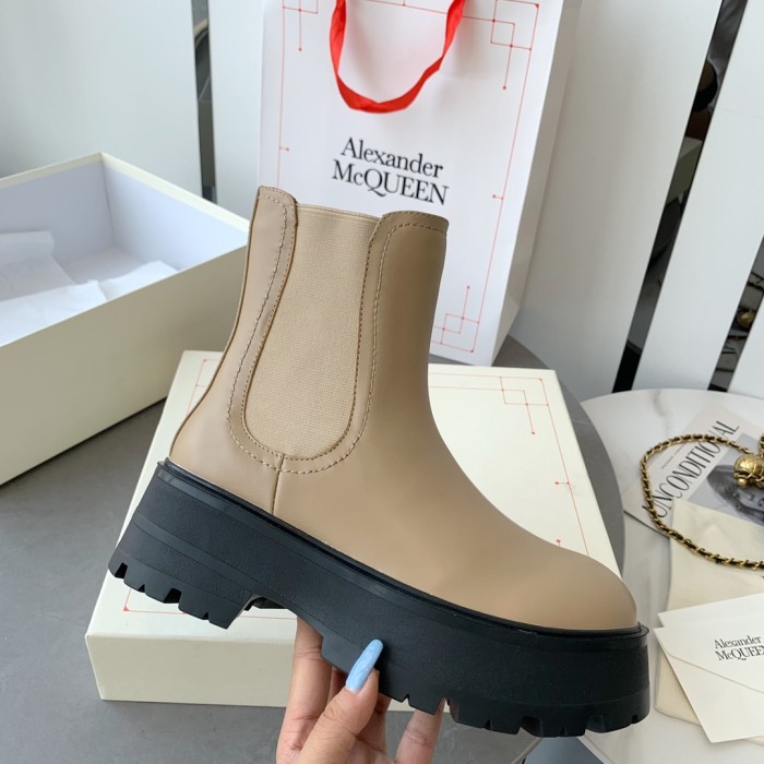 Alexander MCQueen shoes fluff inside high-top no shoelace 001