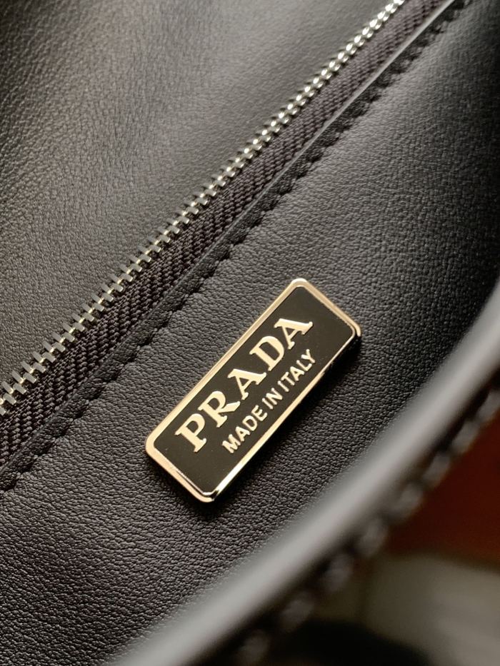Prada1BD307 22PJ551