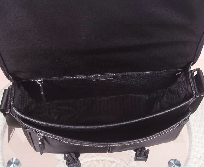 Prada messenger bag 0768