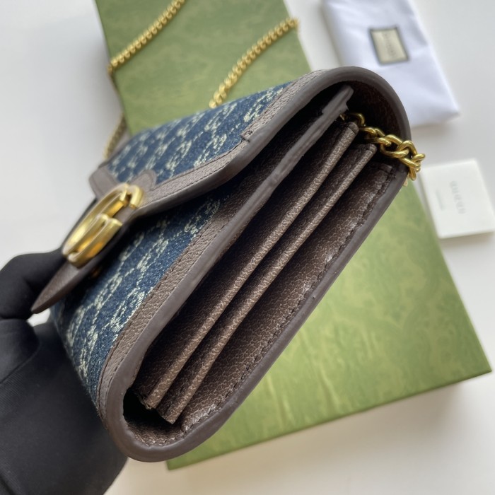 Gucci401232LM021