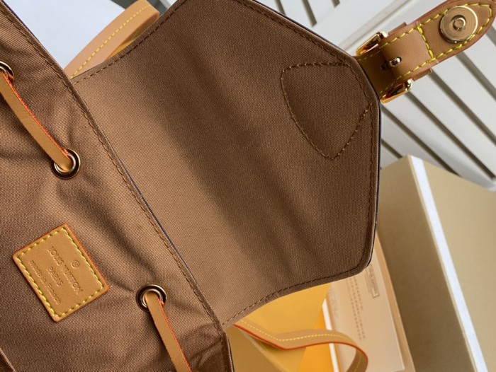 Louis Vuitton MONTSOURIS PM