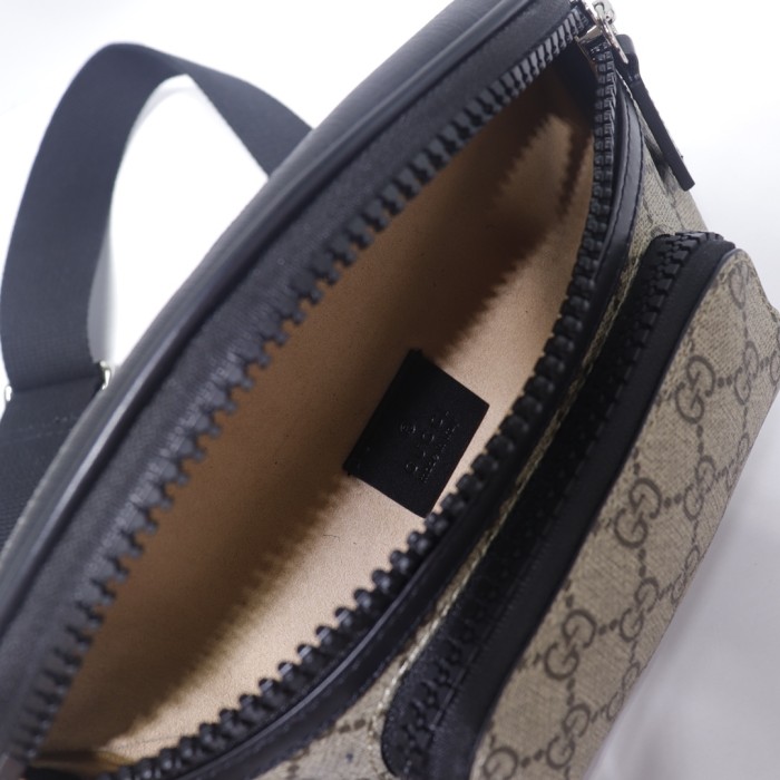 Gucci450946smile041