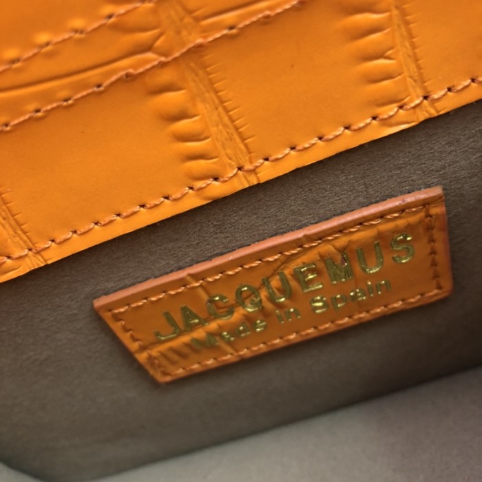 JACQUEMUS2025 22PJ541