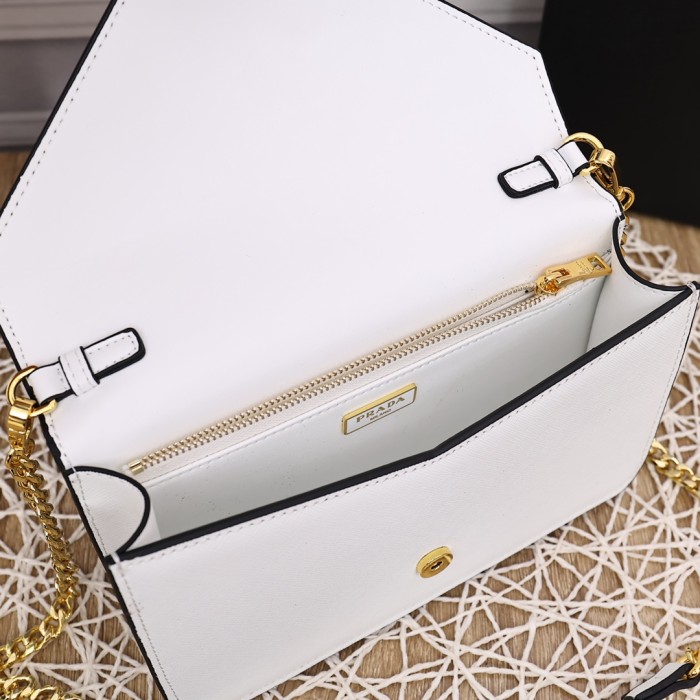 Prada0836 22PJ551
