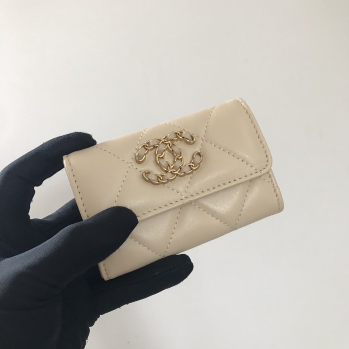 CHANEL 19 FLAP CARD HOLDER
