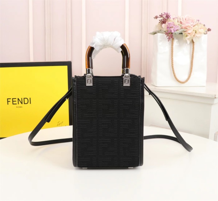 Fendi8628JQE551