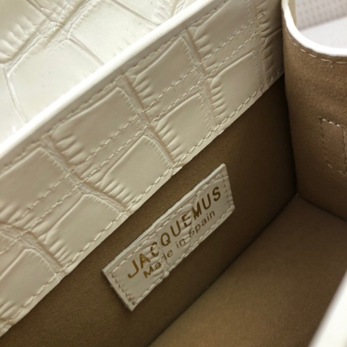 JACQUEMUS2025 22PJ541