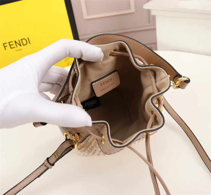 Fendi8801JQE051