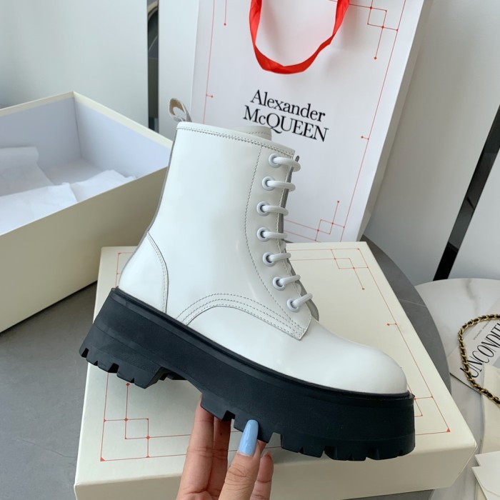 Alexander MCQueen shoes fluff inside high-top with shoelace 001