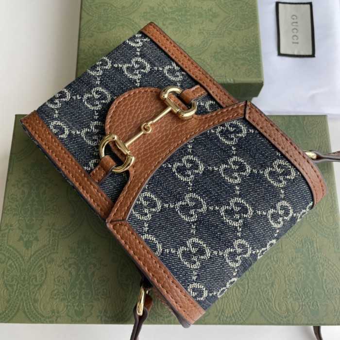 Gucci625615LM011