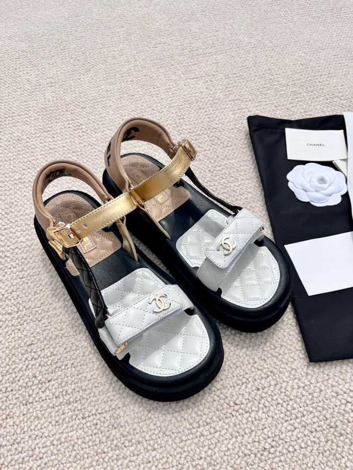 Chanel 糖果色凉鞋052