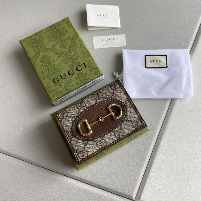 Gucci621887LM06