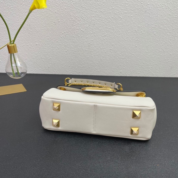 VALENTINO STUD SIGN NAPPA SHOULDER BAG