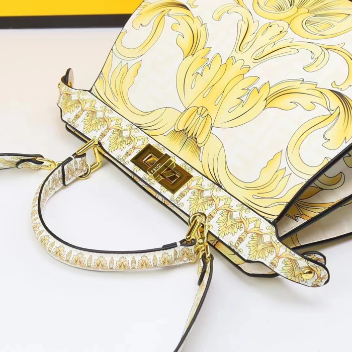 Fendi008JQE082