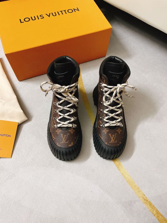 Louis Vuitton shoes RUBY FLAT RANGER LV009