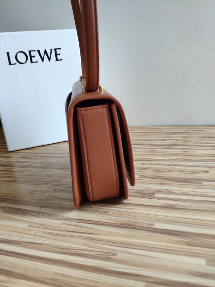 Loewe001 22PJ012 022