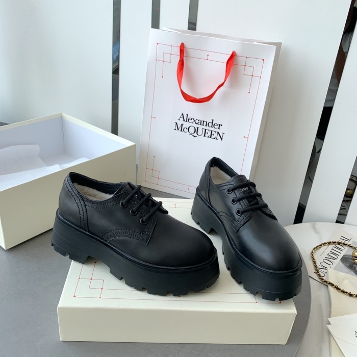 Alexander MCQueen shoes Low-top fluff inside 001
