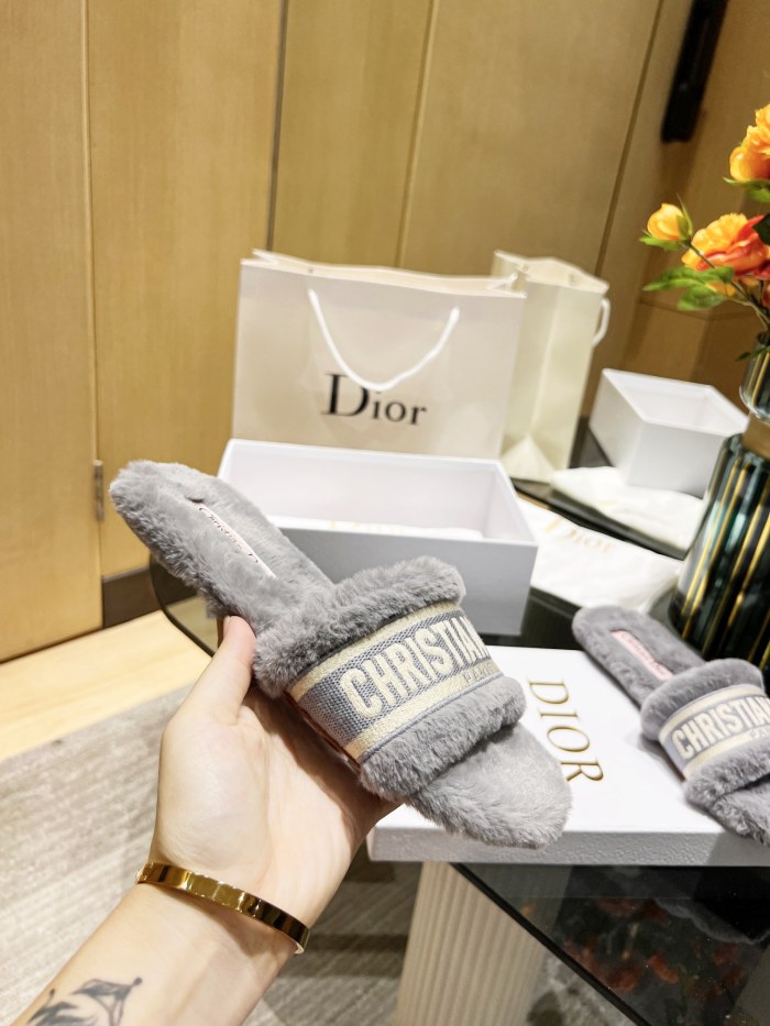 Dior shoes Plush slippers Embroidered logo CD001