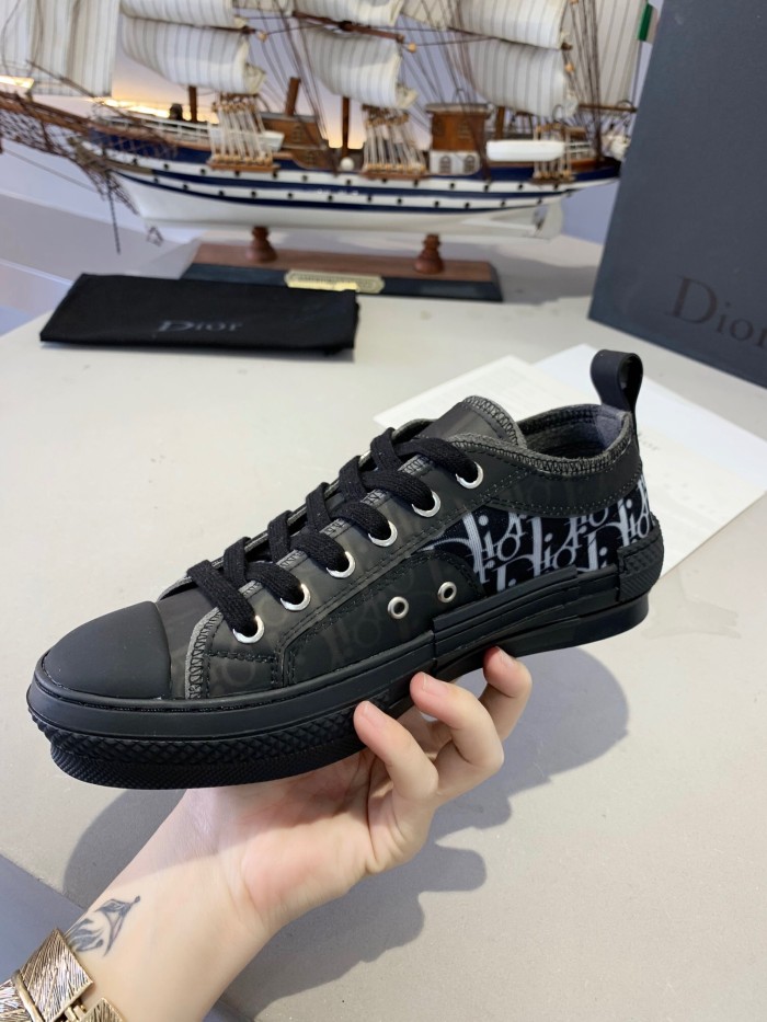 Dior&Kaws帆布鞋072