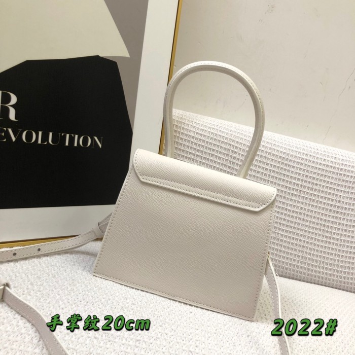 JACQUEMUS 2022 22PJ051