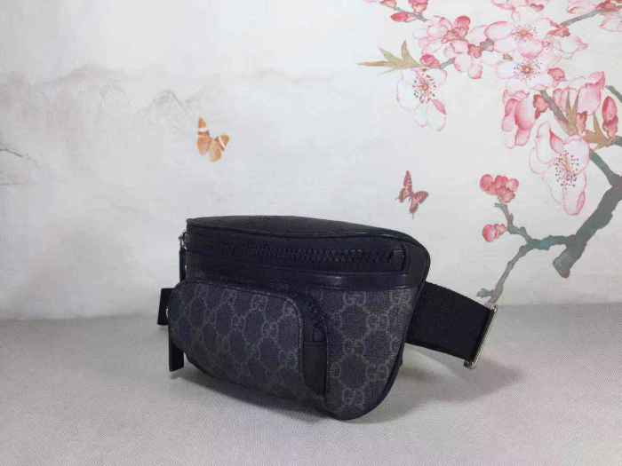 Gucci450946smile041