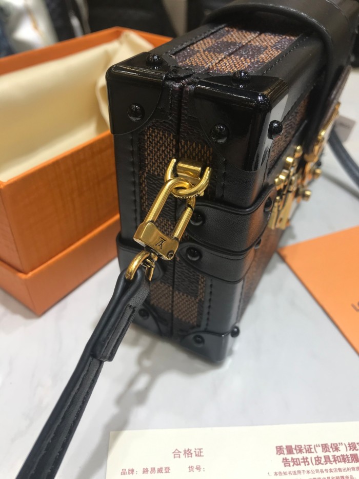 LV94219KF061