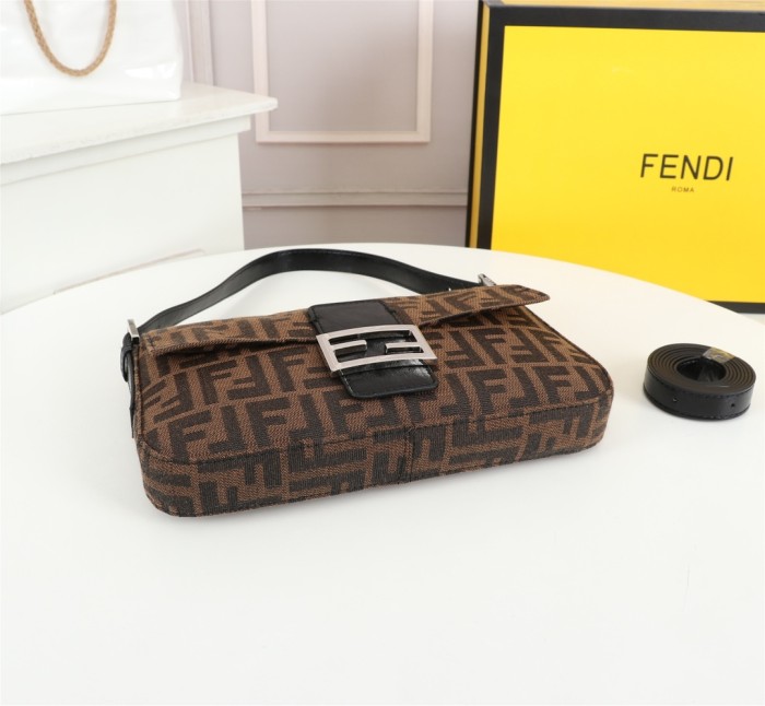 Fendi072JQE041