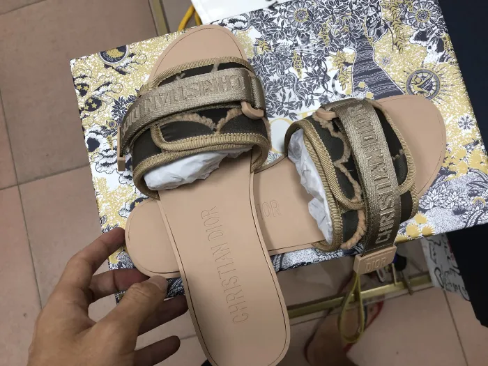 Dior 魔术贴拖鞋051