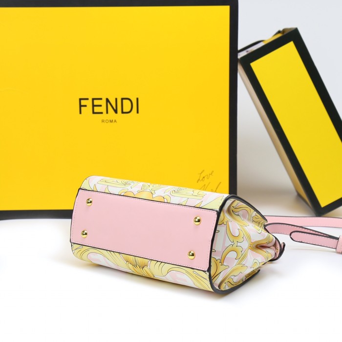 Fendi009JQE052