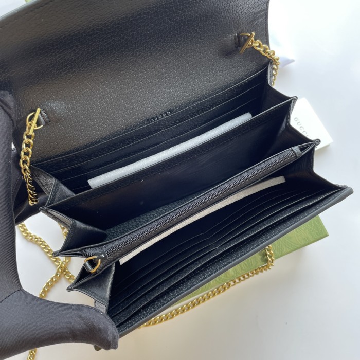 Gucci401232LM021