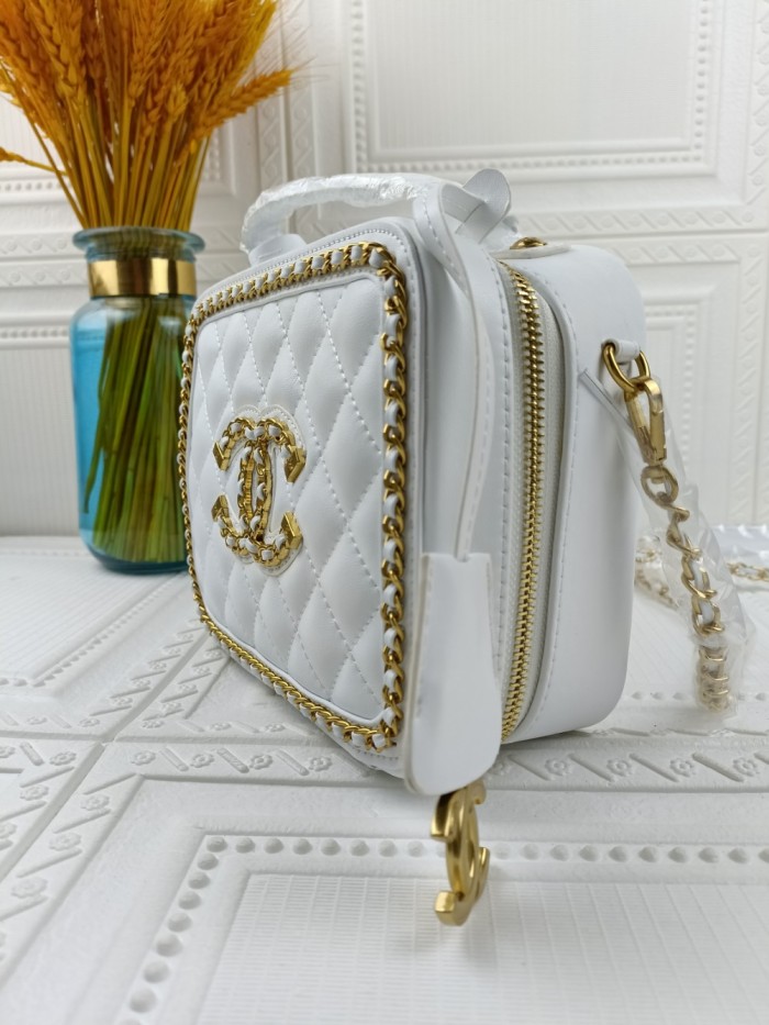 chanel228largePYD032