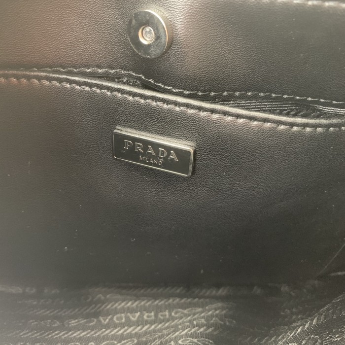 Prada002 22PJ041