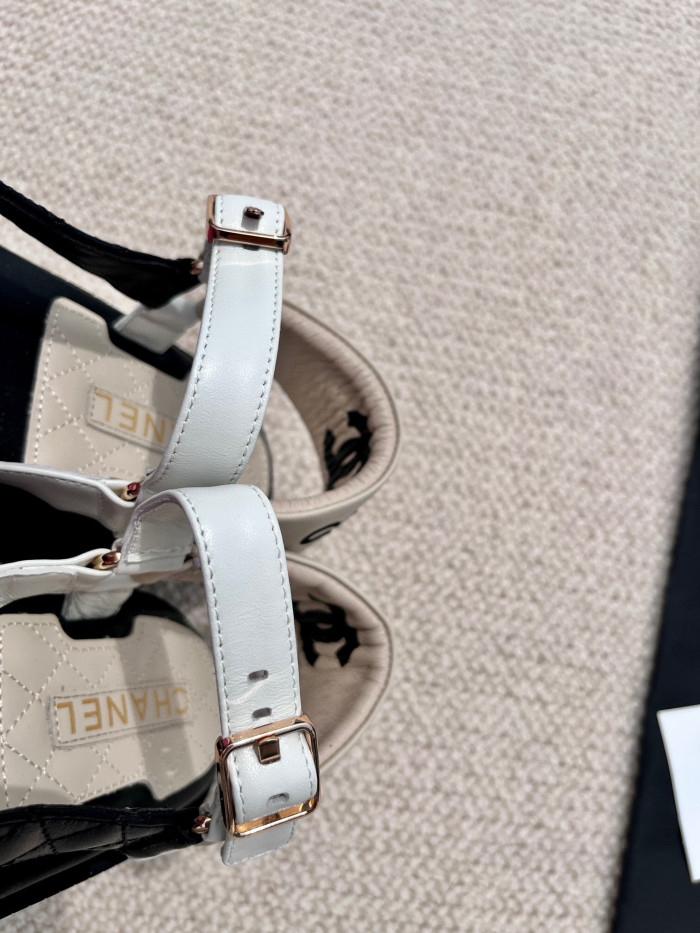 Chanel 糖果色凉鞋052