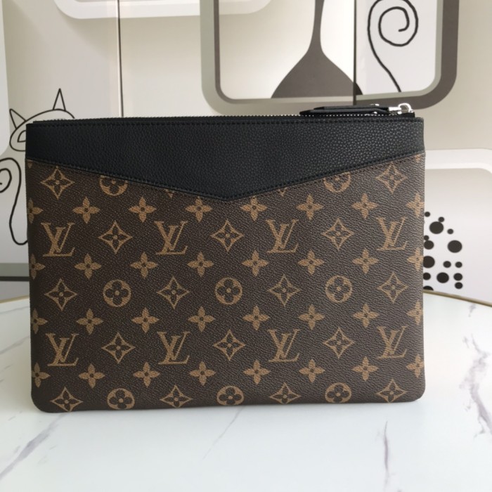 Louis Vuitton DAILY POUCH