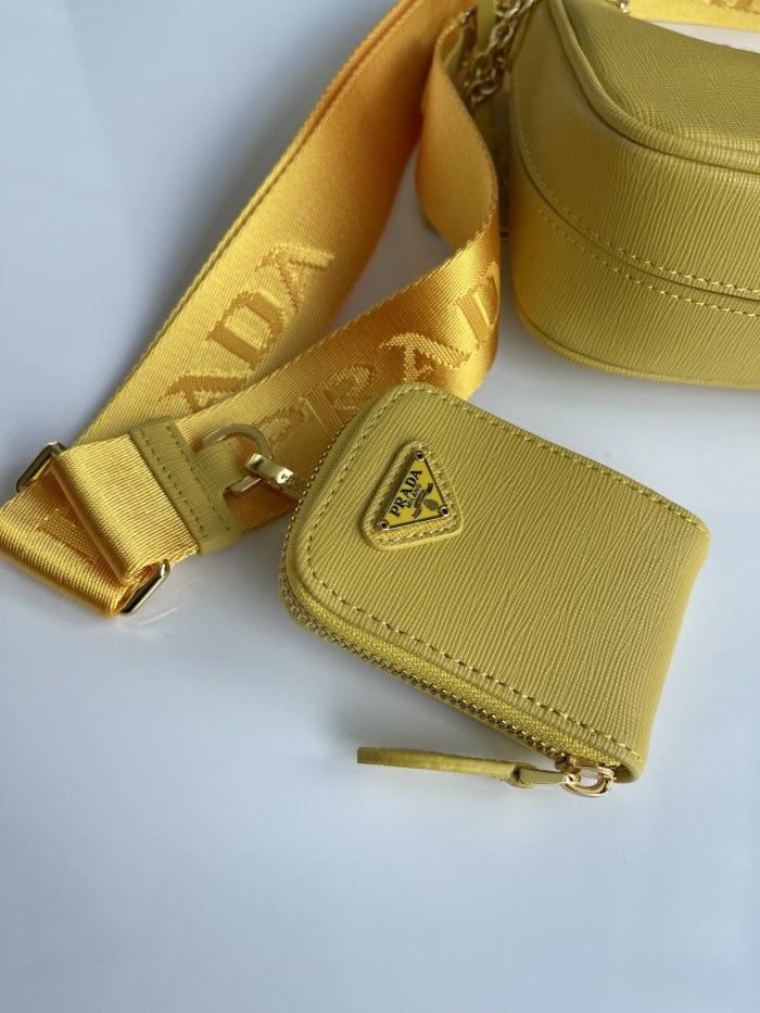 Prada Re-Edition 2005 Saffiano leather bag
