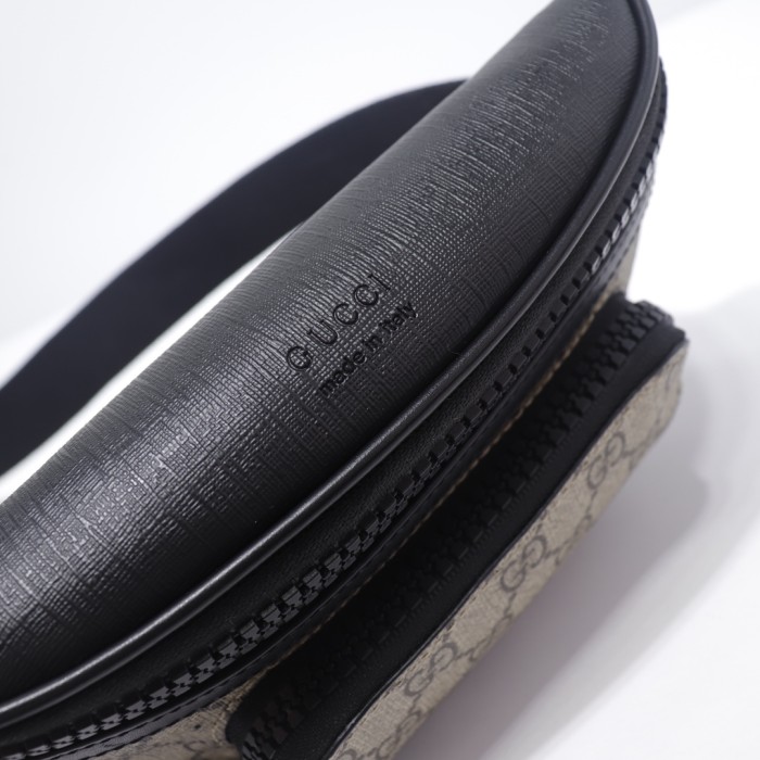 Gucci450946smile041